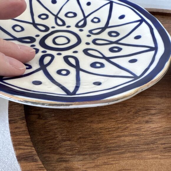 Set Of 2 Hand Painted 6.25” Blue And White Plate/Trinket Dishes Gold Rims - Picture 11 of 16